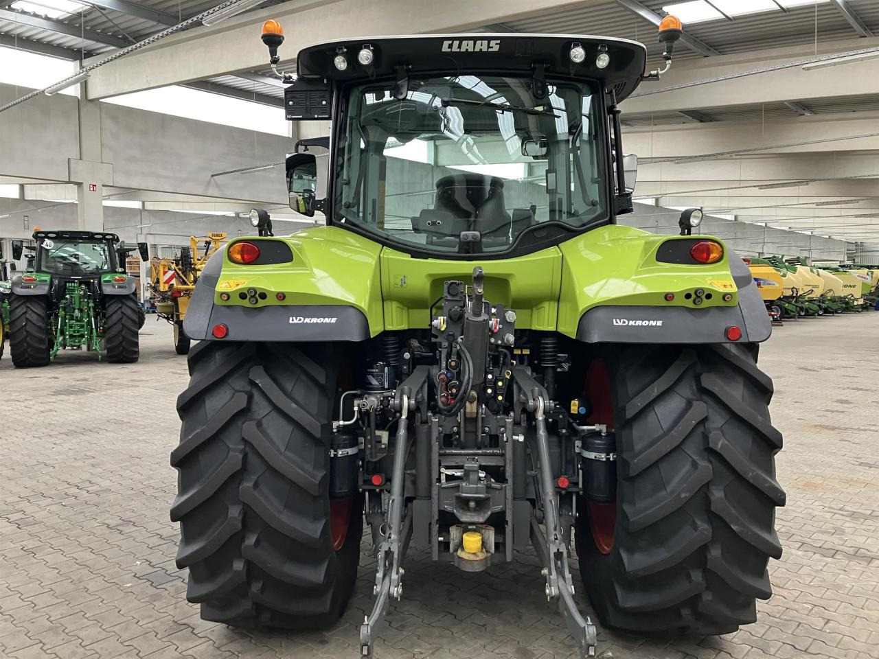 Farm tractor CLAAS Arion 550: picture 5