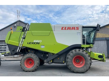 Combine harvester CLAAS Lexion 660: picture 4