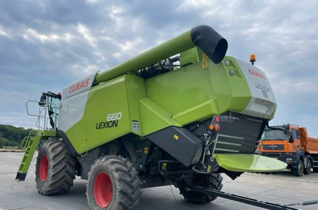 Combine harvester CLAAS Lexion 660: picture 7