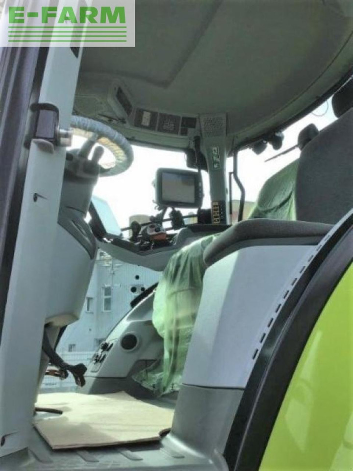 Farm tractor CLAAS axion 810: picture 6