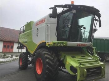 Combine harvester CLAAS lexion 740: picture 1
