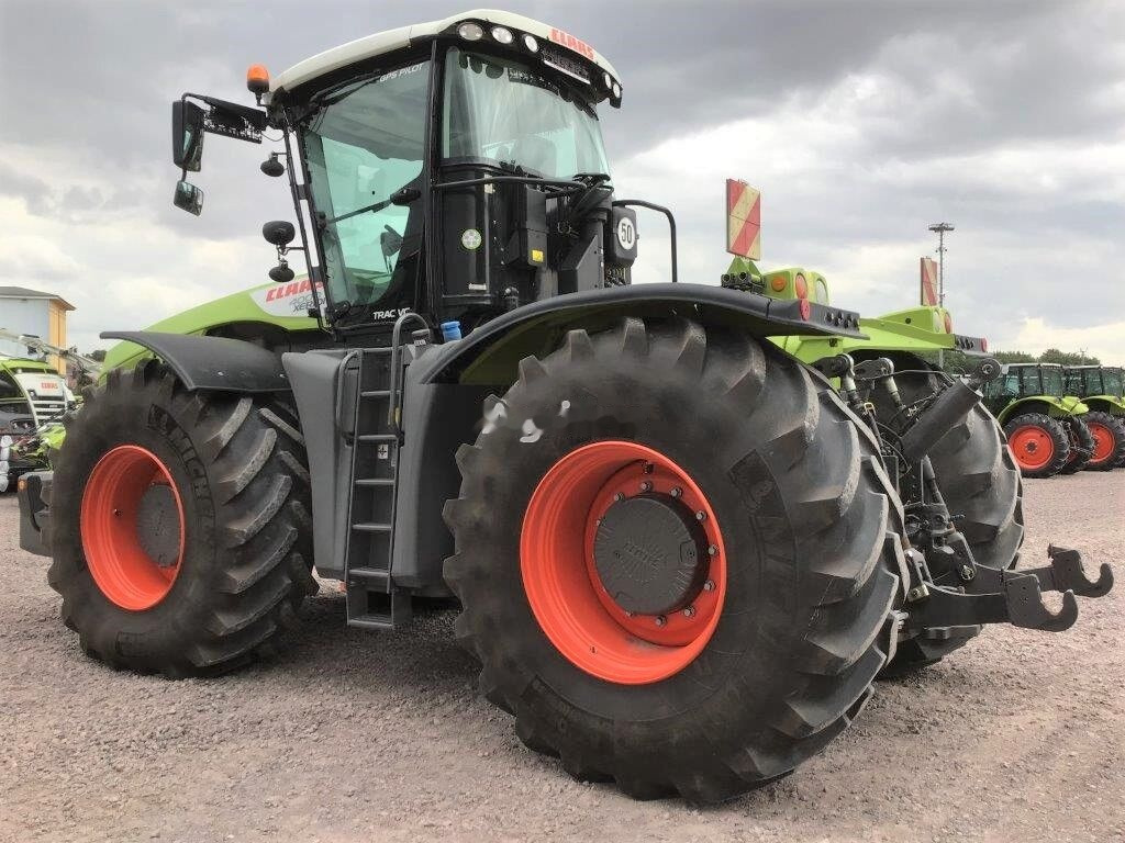 Farm tractor Claas XERION 4000 TRAC VC: picture 3