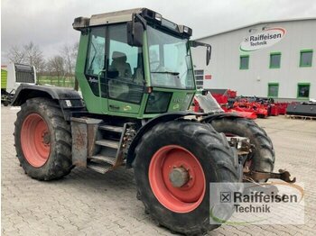 Fendt Xylon 520 - farm tractor