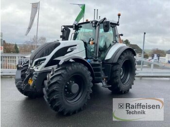 Valtra T175 EV 2A1 - farm tractor