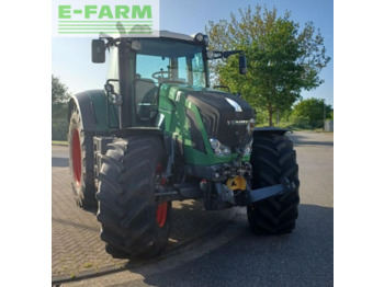Farm tractor FENDT 826 Vario