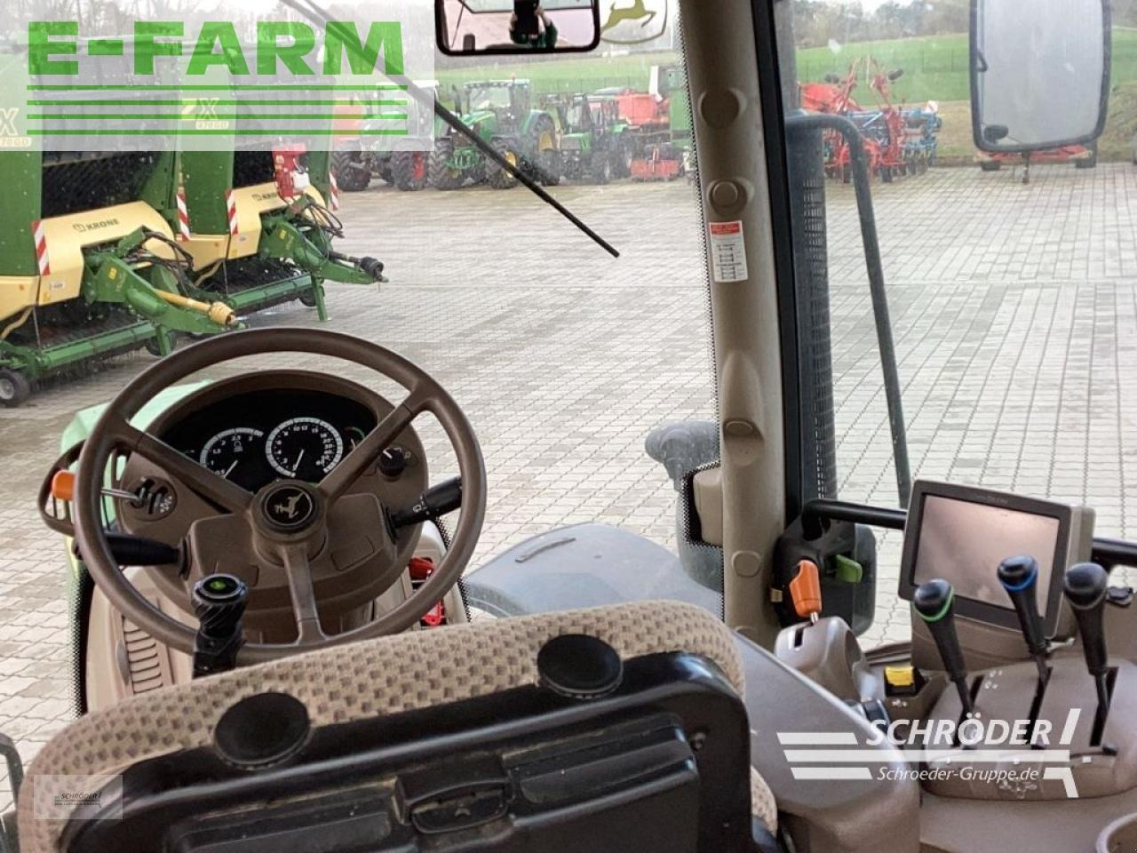 Farm tractor John Deere 6170 r: picture 16