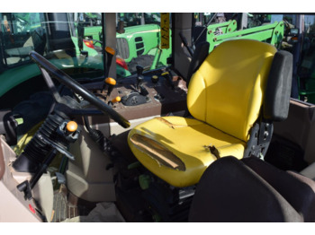 Farm tractor John Deere 6220: picture 5