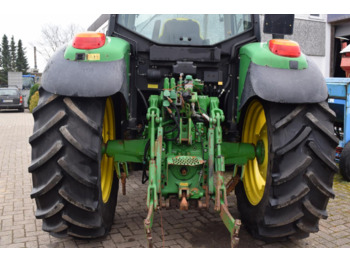 Farm tractor John Deere 6220: picture 4