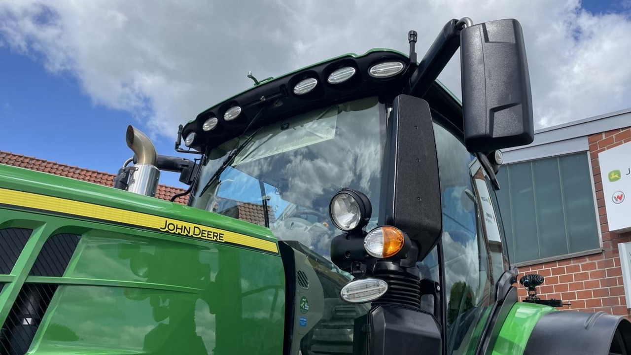 Farm tractor John Deere 6250R: picture 42