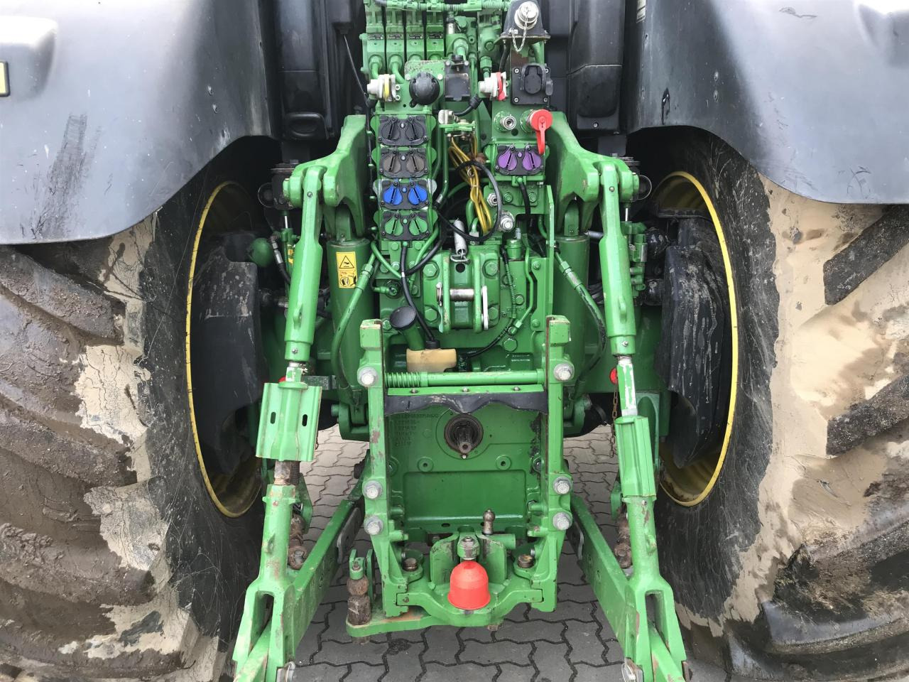 Farm tractor John Deere 6250R: picture 6