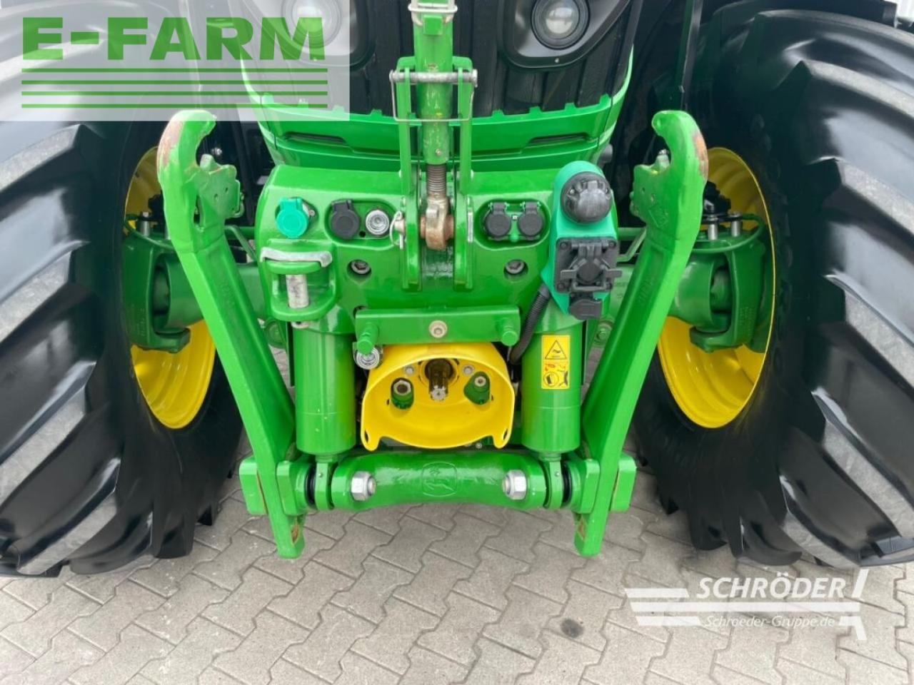 Farm tractor John Deere 6250 r: picture 7