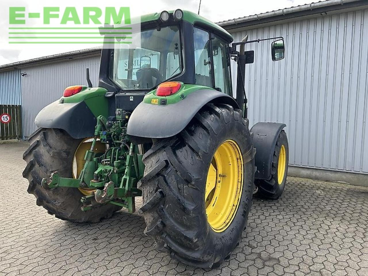 Farm tractor John Deere 6630: picture 13