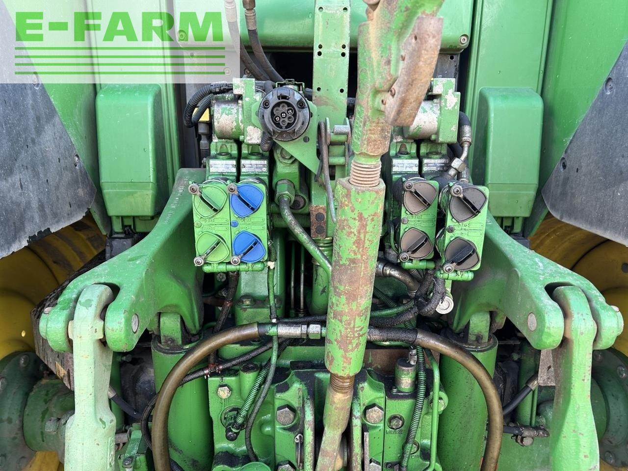 Farm tractor John Deere 7530: picture 5