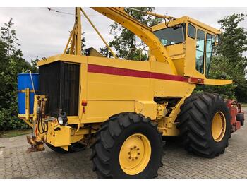 Forage harvester New Holland 2405: picture 1