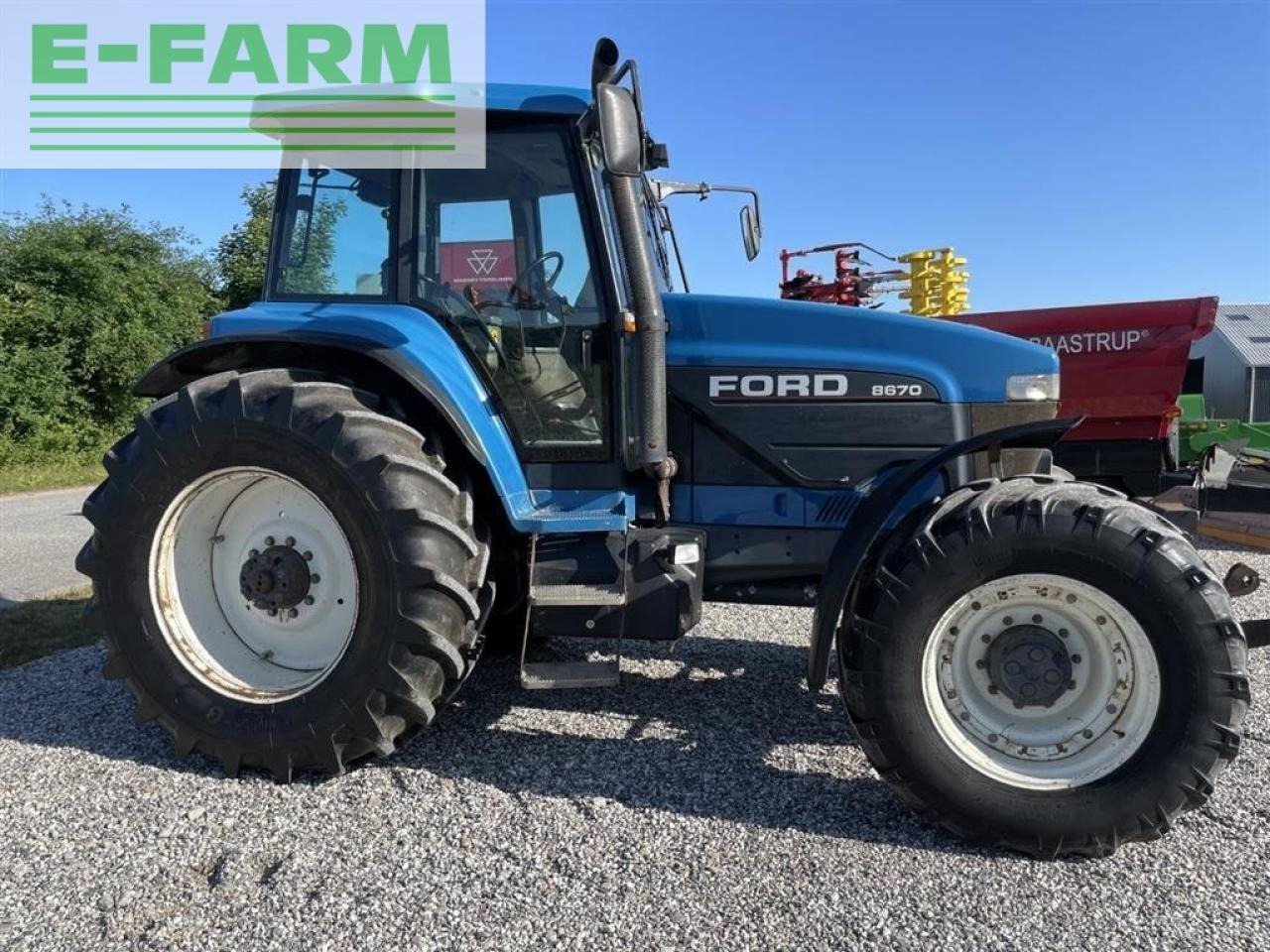 Farm tractor New Holland 8670 supersteer og frontlift: picture 7