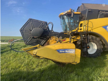 New Holland CX8090 - Combine harvester: picture 2