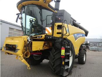 Combine harvester New Holland CX 7.90: picture 1