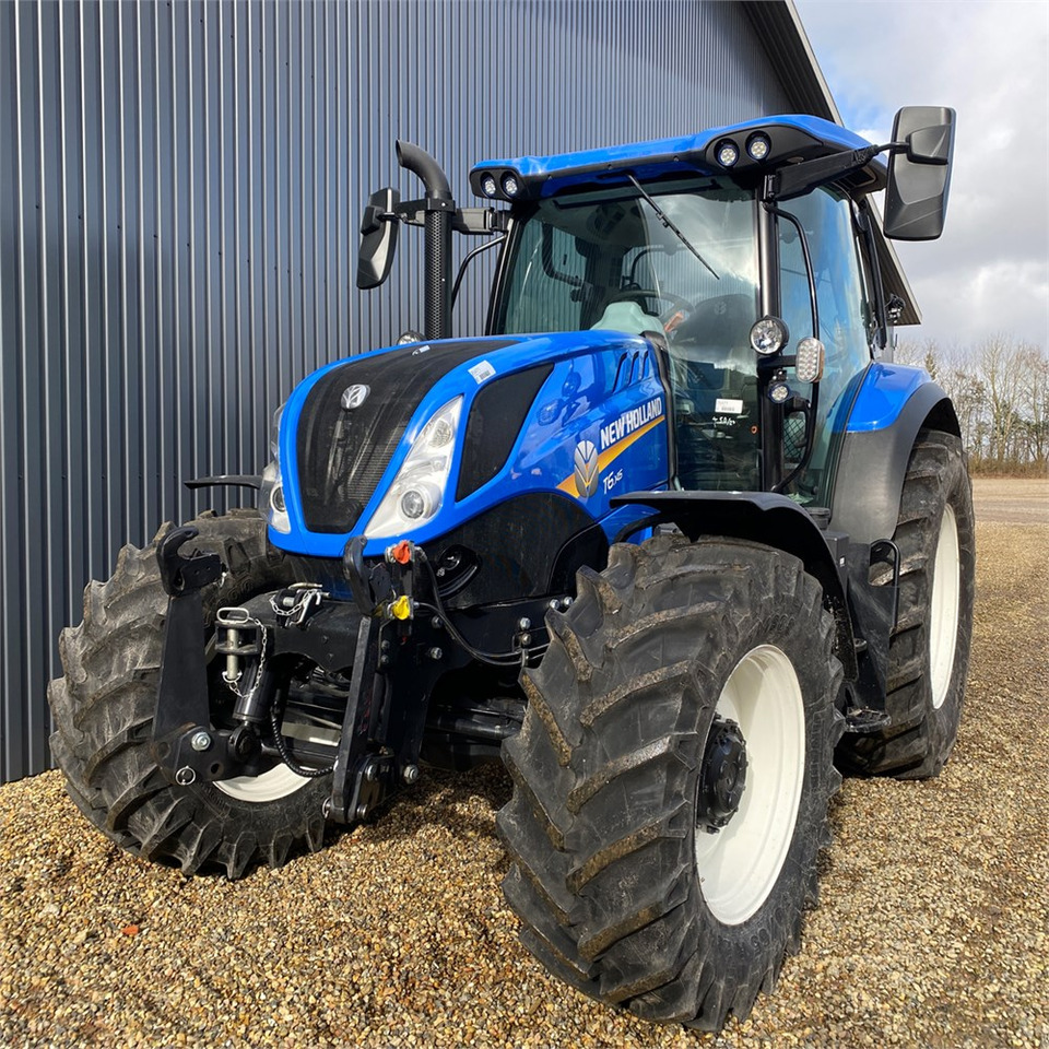 Farm tractor New Holland T 6.145: picture 4