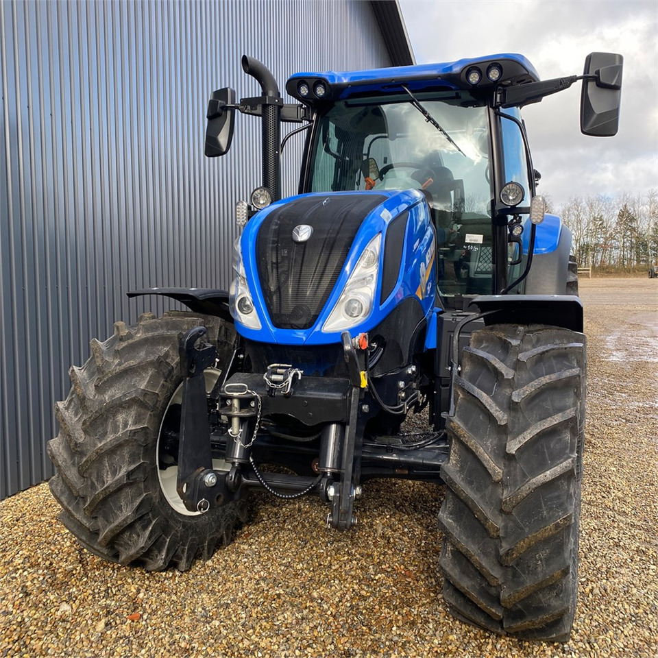 Farm tractor New Holland T 6.145: picture 5