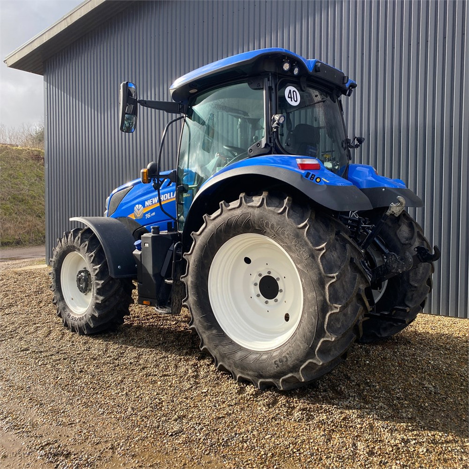 Farm tractor New Holland T 6.145: picture 3