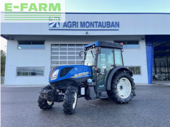 Farm tractor NEW HOLLAND T4