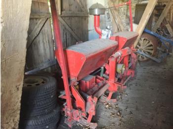 Becker Aeromat II - Precision sowing machine