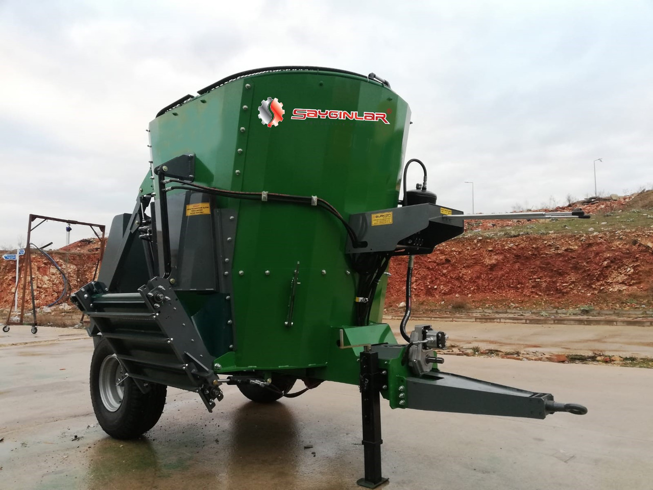 New Livestock equipment SAYGINLAR vertical feed mixer wagon: picture 7