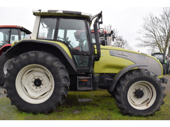 Farm tractor VALTRA T120
