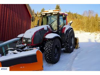 Farm tractor Valtra T190: picture 1