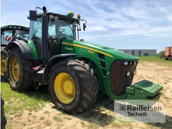 Wheel tractor John Deere 8530