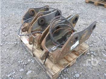 Geith Quantity Of 3 Hydraulic Couplers - Attachment