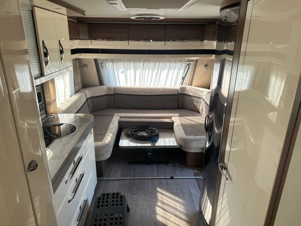 Caravan Hobby 560 LU Prestige 2019: picture 9