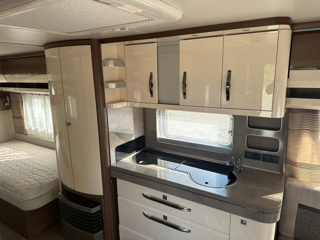 Caravan Hobby 560 LU Prestige 2019: picture 6