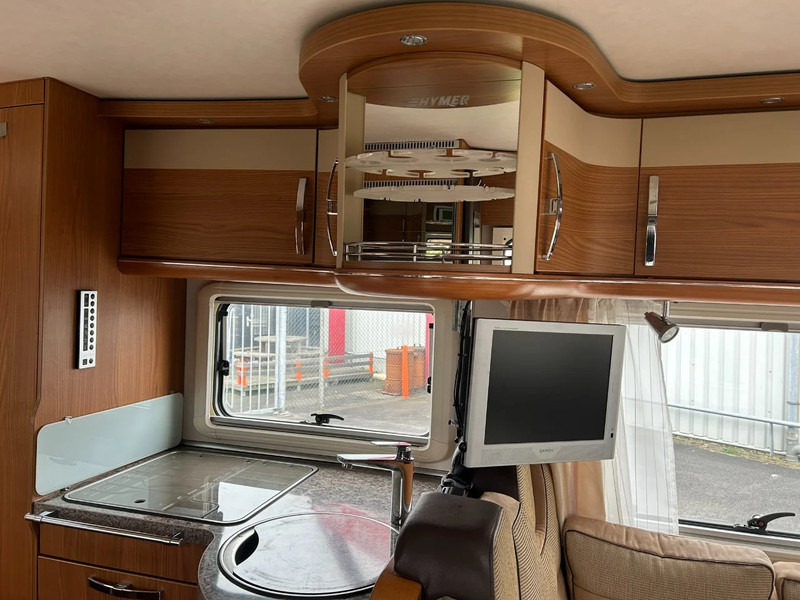 Integrated motorhome Hymer B 654 SL LANG Marge voertuig Silverline: picture 9