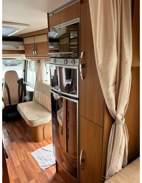 Integrated motorhome Hymer B 654 SL LANG Marge voertuig Silverline: picture 10