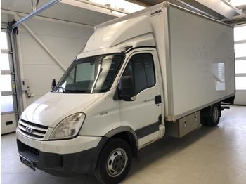 Closed box van Iveco Daily 35C15