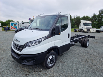 New Open body delivery van IVECO 35C18H: picture 1