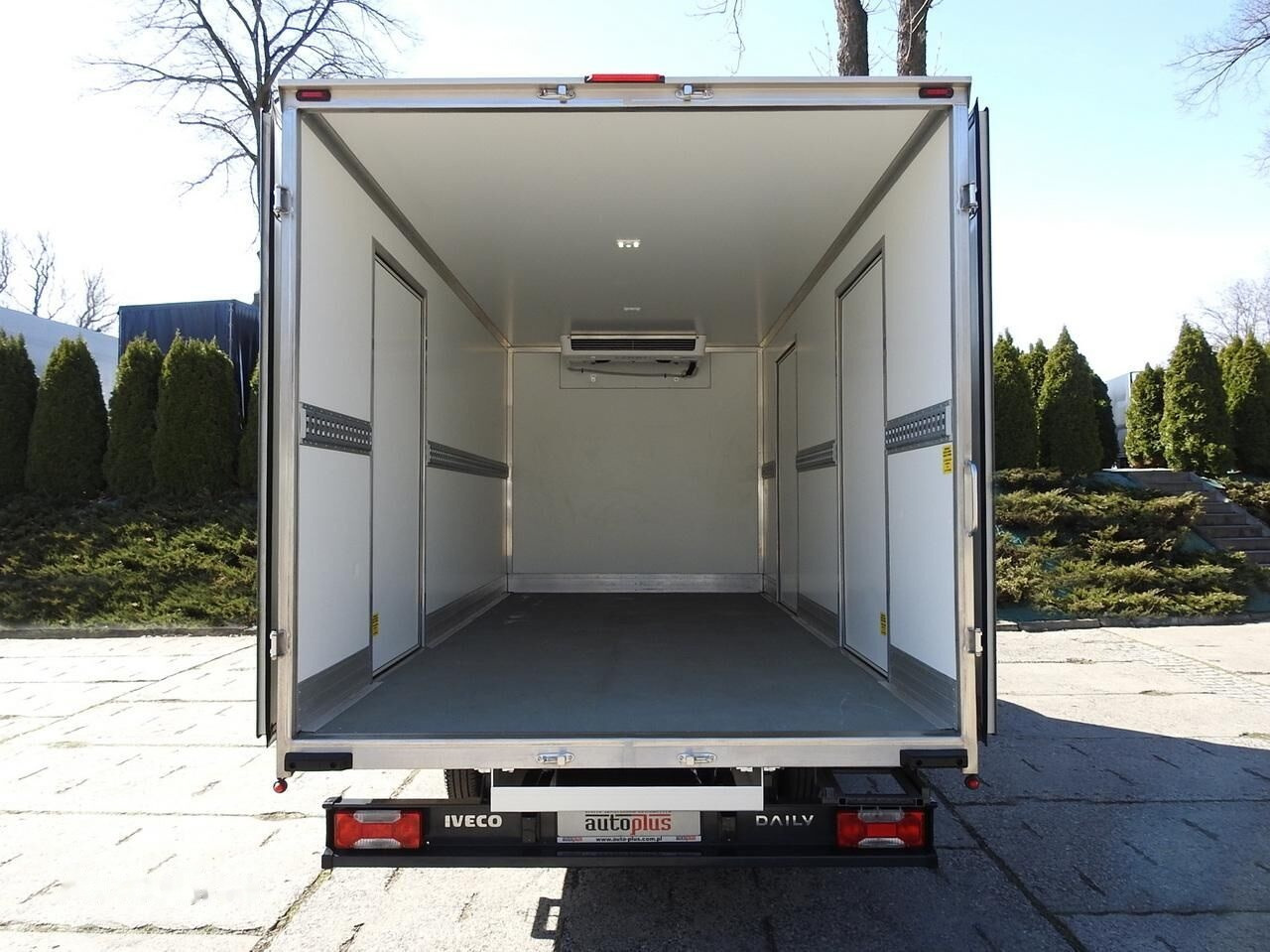 Refrigerated delivery van IVECO Daily Fridge: picture 8