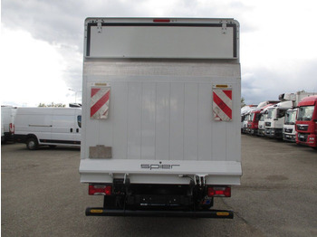 Closed box van Iveco Daily 35C16: picture 5