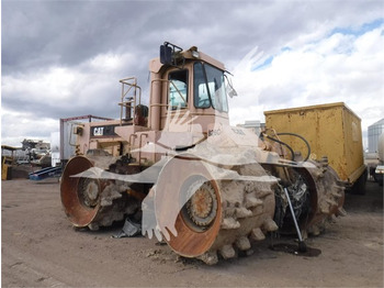 Compactor CATERPILLAR