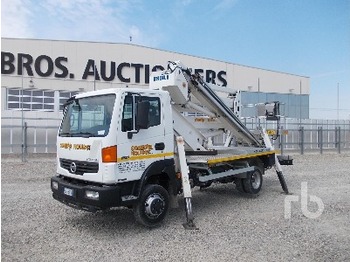 Nissan ATLEON 75.14 4X2 W/Isoli Pnt27-14 - Articulated boom