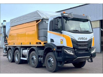 Concrete mixer truck IVECO