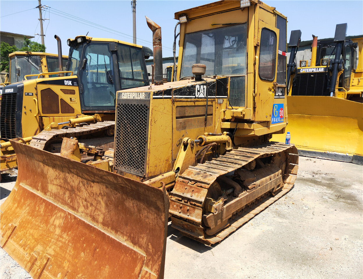 CATERPILLAR D4C - Bulldozer: picture 1