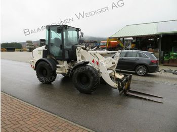 Wheel loader CAT 908M: picture 1