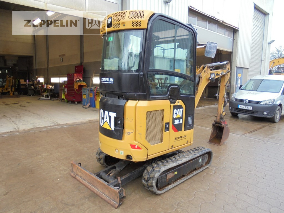 Mini excavator Caterpillar 301.8-05A: picture 3