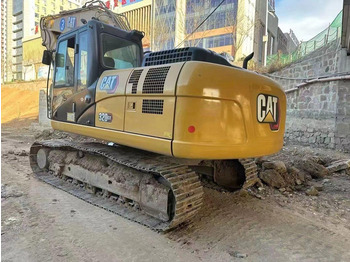 Crawler excavator CATERPILLAR 320