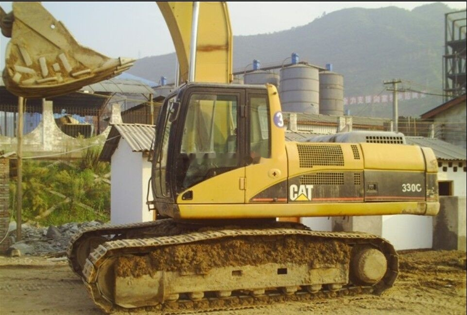 Crawler excavator Caterpillar 330C: picture 2