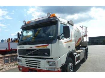 Concrete mixer Volvo FM7