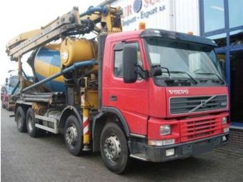 Volvo 60.000,-- - Concrete pump truck