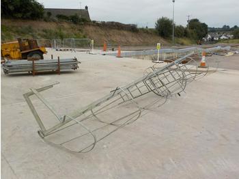 Construction equipment Galvanised Enclosed Safety Ladder (2 of)
